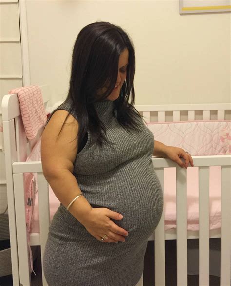 Pareja con enanismo se sorprende cuando su segunda hija nace sin