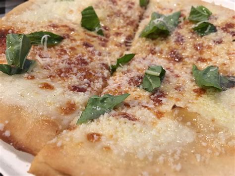 There's No Disappointment At Serious Pizza - Must Hike Must Eat