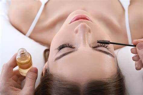6 Ways to Make Eyelashes Thick & Grow Longer | Cartel‌ Lash‌ – CARTEL