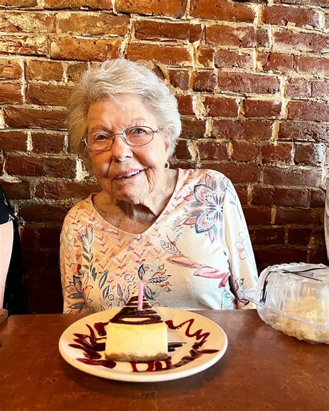 Colbert County Memorial Chapel: Services and Obituaries 9