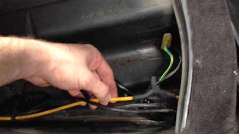 Компрессор центрального замка w124 e230 - YouTube