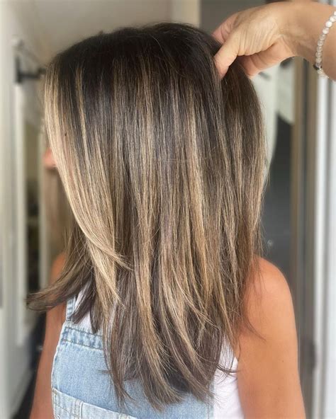 30 Shoulder-Length Cuts For Thin Hair To Boost Volume And Definition