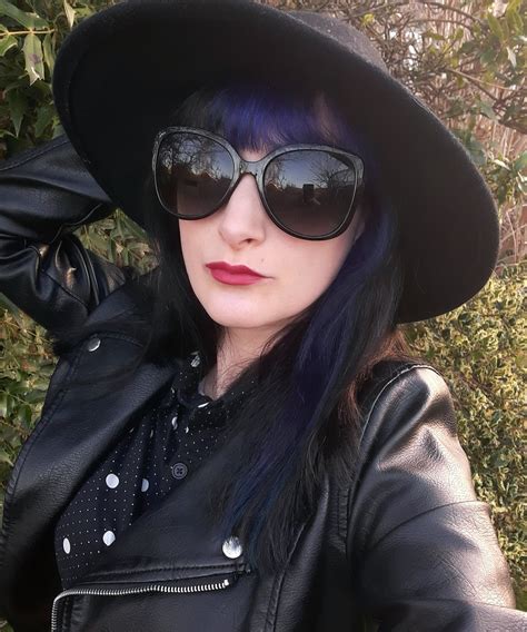 Goth mom OOTD : r/GothStyle