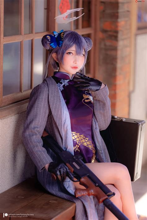 小丁 (Xiao Ding) cosplay Misaki - Blue Archive "55 photos" - Cosplaytele