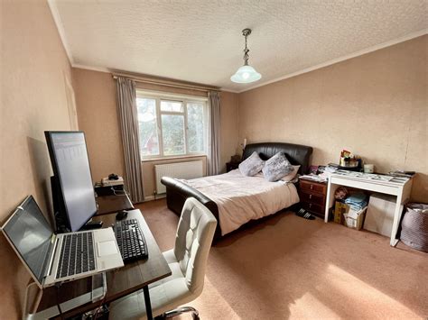 The Green, N21 – Bespoke – Real estate agency