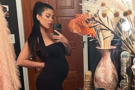 Kourtney Kardashian Glows in Stunning Pregnancy Photoshoot on Instagram