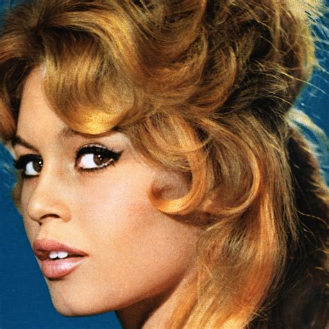 What Happens When You Don't Clean Your Belly Button - Parade