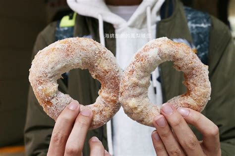 不排隊買不到的甜甜圈，客人一次都是10、20個的買！