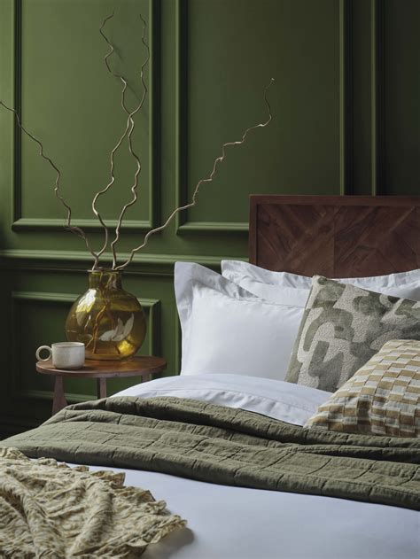 What Color Bedding Goes With Green Walls — Designers Share | Livingetc