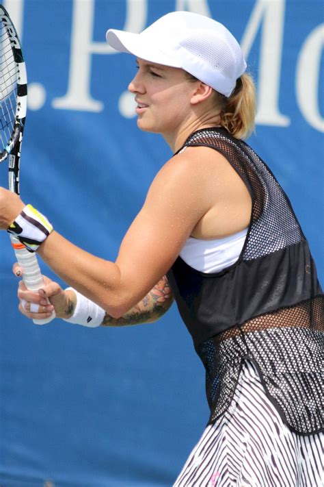 Download Side View Photo Bethanie Mattek-sands Wallpaper | Wallpapers.com