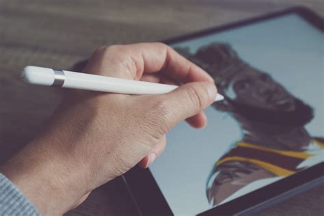 iPad vs. Drawing Tablet: Which One Should You Get for Drawing?