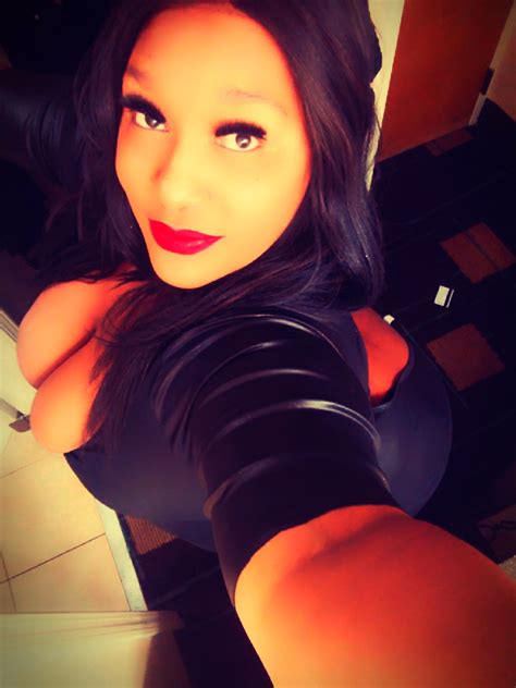 EBONY STARR