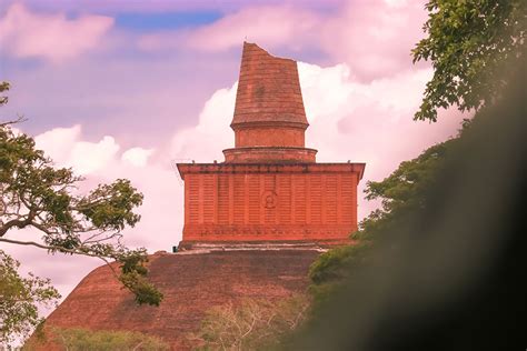 Abhayagiri Viharaya | Travel Destination Sri Lanka