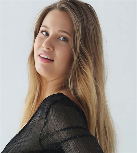 Social Trends : Stella