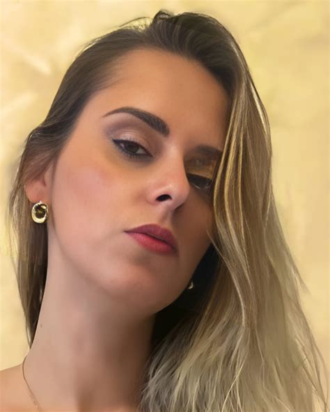 Anita Rover (Model) Family, Husband, Wiki, Age, Net Worth, Videos & Photos