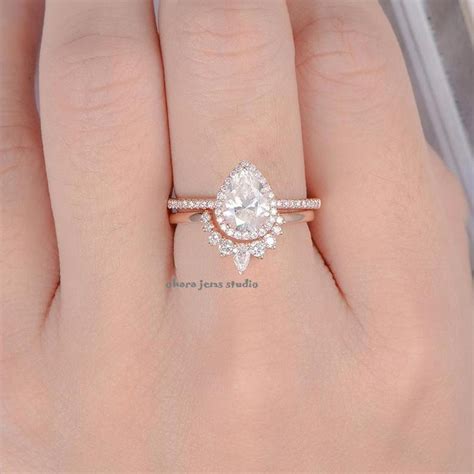pear wedding rings 4