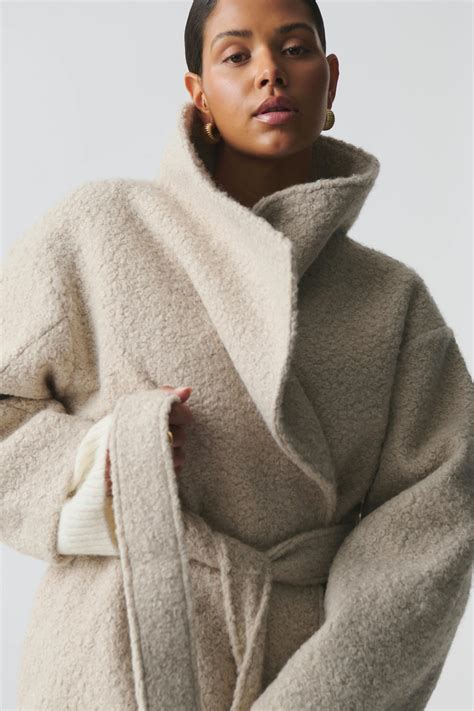 Soft boucle long coat - Beige - Dam - Gina Tricot