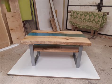 Blue and green resin - Resin wood design