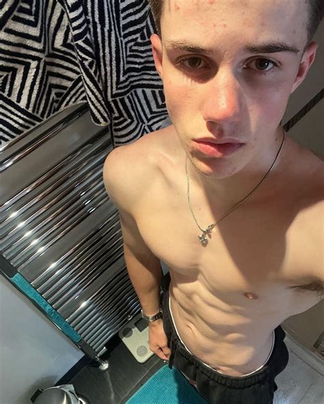 Pink Perez - 👀 @corderyfit