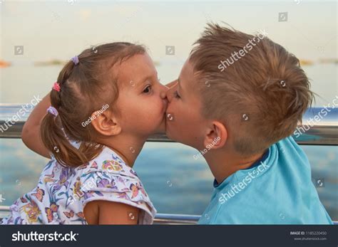 children kissing   royalty  images stock