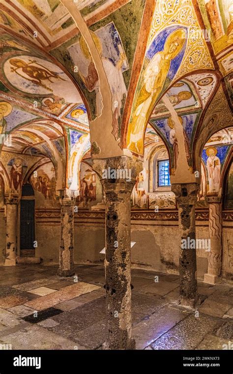 crypt  frescoes    century   main altar cripta