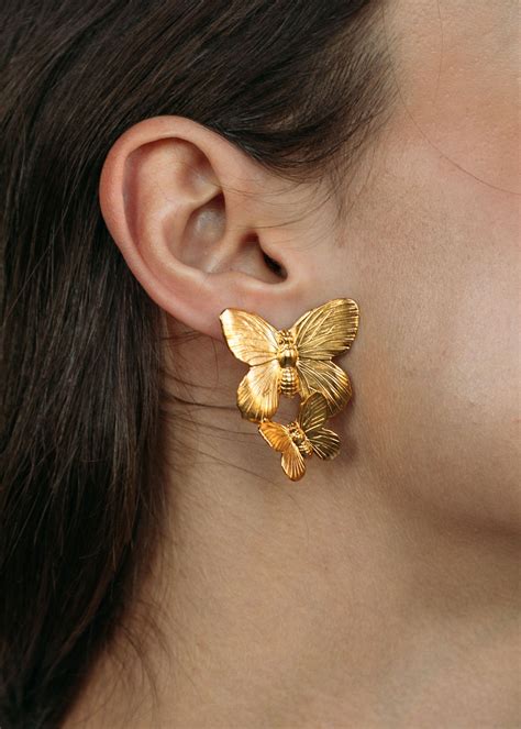 Peri Earrings -- Gold | Earrings, Stylish jewelry, Trendy earrings