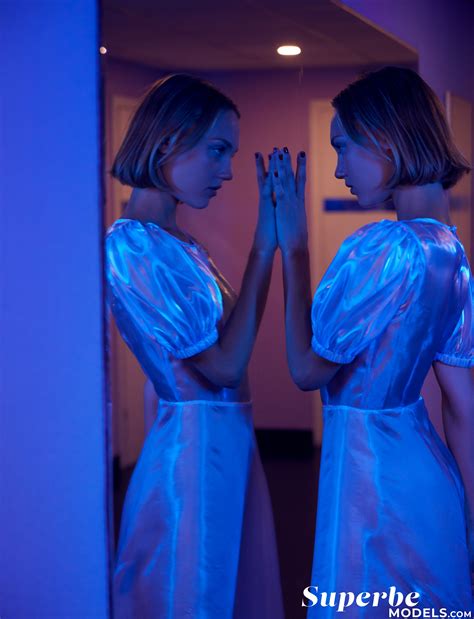 Stay with Hannah Ray - See Her Videos, Galleries and Selfie Videos at