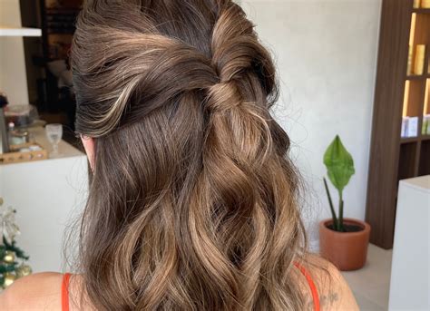 Penteados Para Madrinhas De Casamento Semi Presos - Veja as maiores tendências de penteados para madrinhas de casamento ...