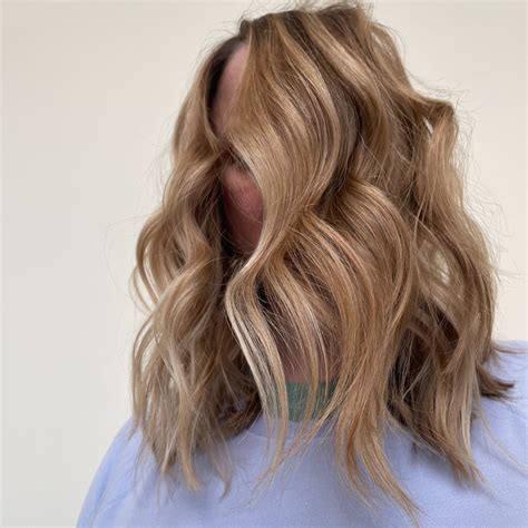 Experts explain the difference between balayage and caramelized hair 4
