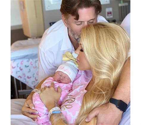 Gretchen Rossi Shares First Photos of Newborn Daughter Skylar