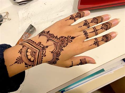 Pin by Amel Cherfaoui on Enregistrements rapides in 2024 | Henna ...