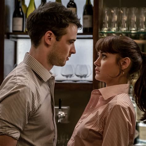 Women's Issues, Politics, Fashion, Beauty, Entertainment News | Glamour