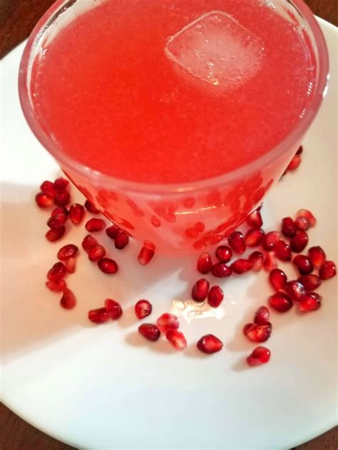 how to make pomegranate juice 1