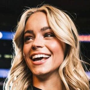 Alexa Blair Robertson - Age, Family, Bio | Famous Birthdays