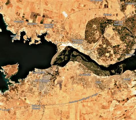 euphrates rivers water level hits historic   tabqa dam syria