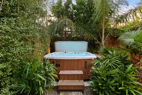 36 Best Hot Tubs for Hire in Borehamwood, England | Peerspace