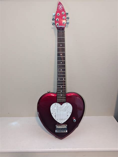 2000's daisy rock heart guitar : r/ThriftStoreHauls