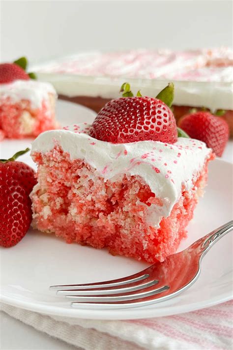 strawberry poke cake recipe 7