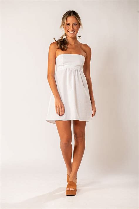 Vestido Branco Tomara Que Caia Curto - Vestido Curto Branco Tomara Que Caia em Linho – Toorio