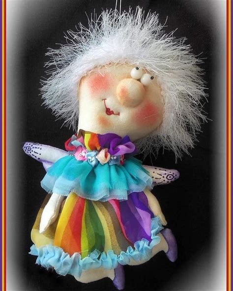 Добрая феечка. Платье как радуга. Очень позитивная, хорошее настроение ...