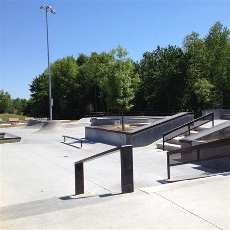 Everyone post a picture of your local/frequented skatepark! : r