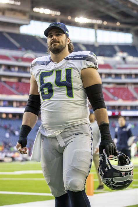 Dallas Cowboys signing Canadian offensive lineman Dakoda Shepley to