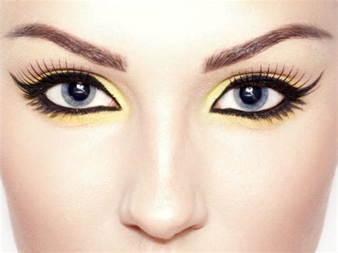 how to make the eyes whiter