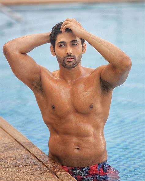 shirtless bollywood men wider   fit hot  netflix ruslaan