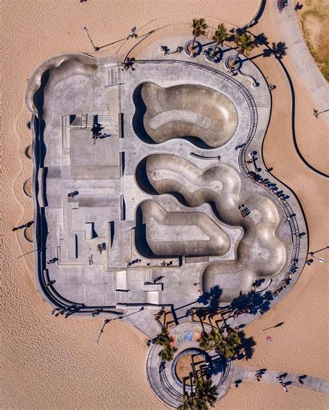 UNREEL - The iconic Venice Beach Skatepark 📸 @shawnrs808... | Facebook