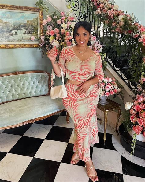 Yaris Sanchez's feet