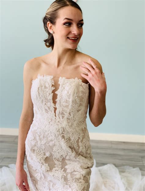 Knoxville Wedding Gowns | Proms | Formal Wear | Prom Gowns | Prom