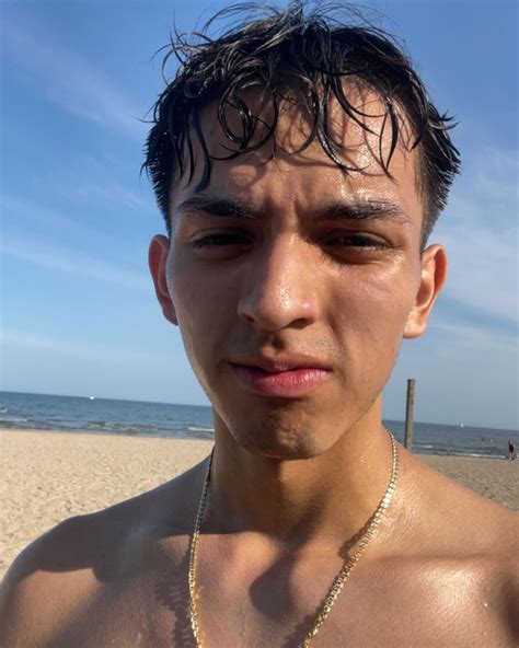 Ricky J Flores (@ricky_flo_) • Instagram photos and videos