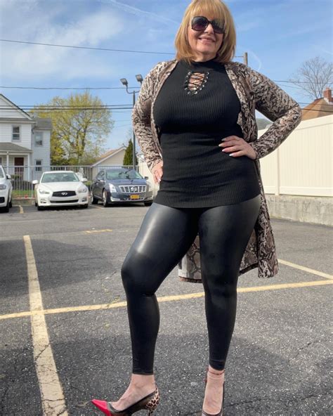 BronxGal62 on Twitter: "Take a moment just to admire the 🔥🍑 heels!! #