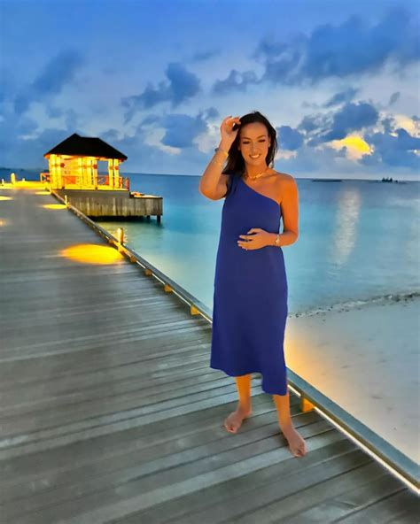 Sally Nugent hailed 'dream woman' as she puts on leggy display in glam